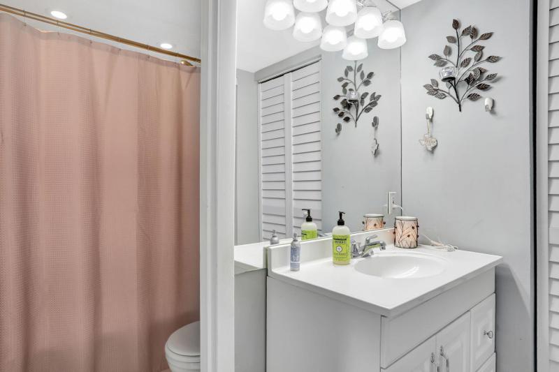  Condo & Townhome Photos