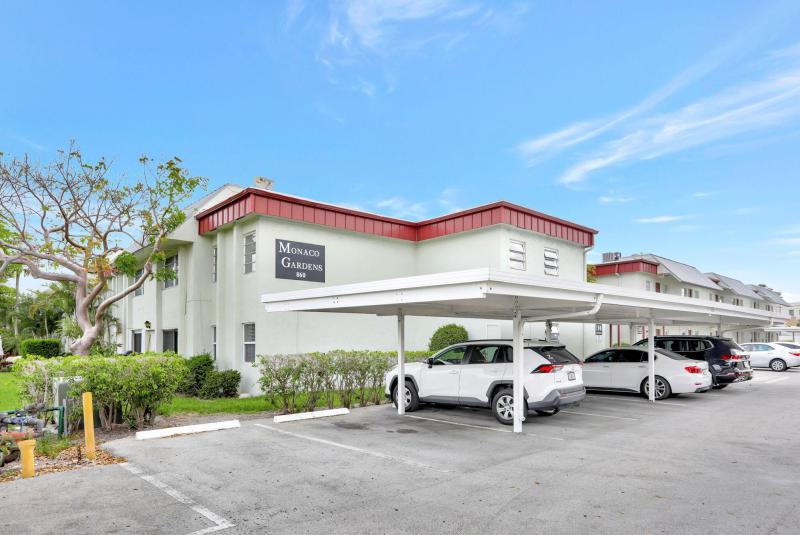  Condo & Townhome Photos