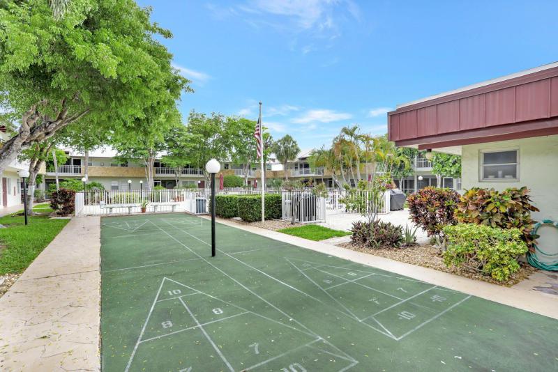  Condo & Townhome Photos