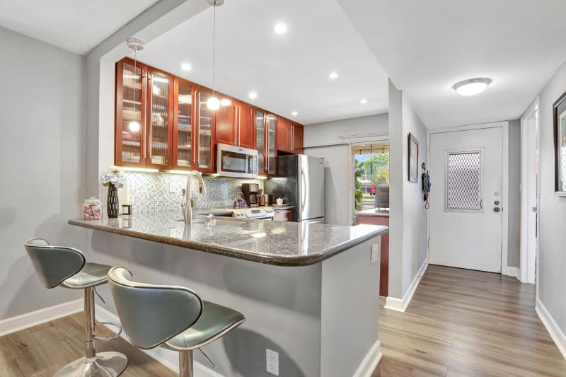  Condo & Townhome Photos