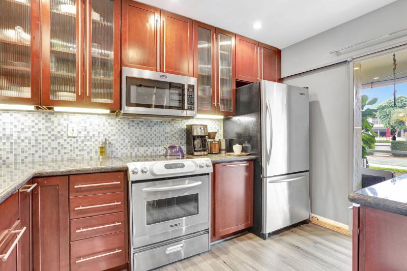  Condo & Townhome Photos