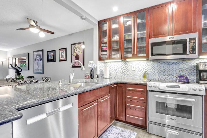  Condo & Townhome Photos