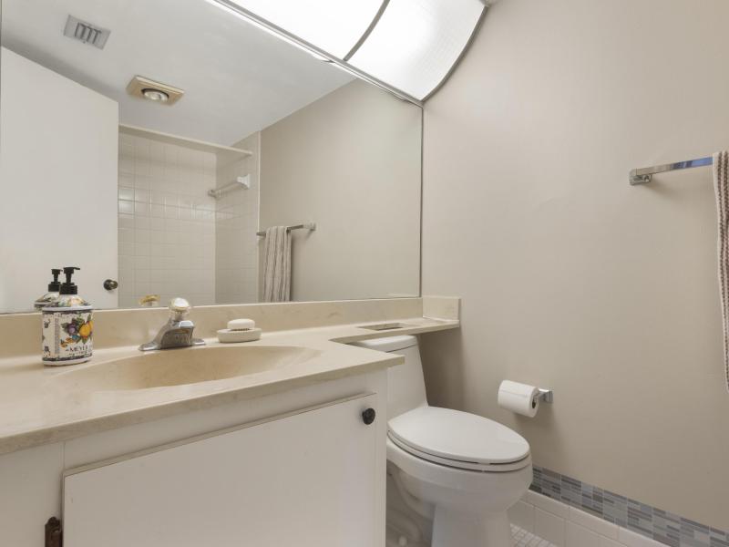  Condo & Townhome Photos