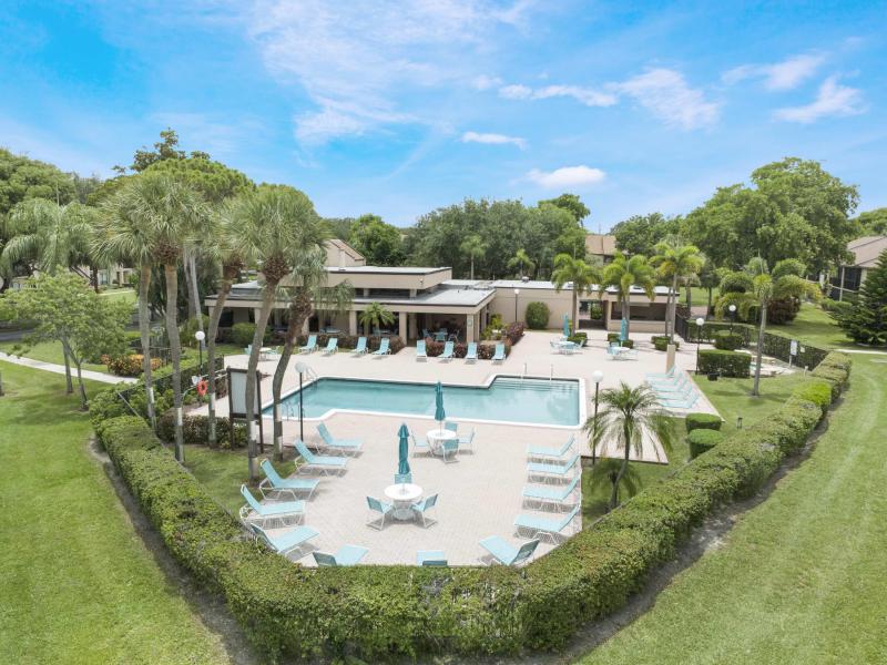  Condo & Townhome Photos