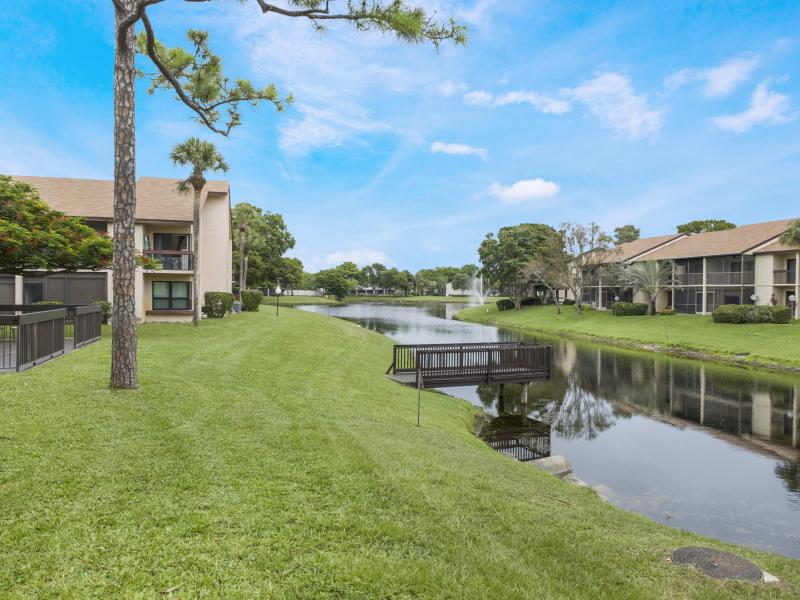  Condo & Townhome Photos