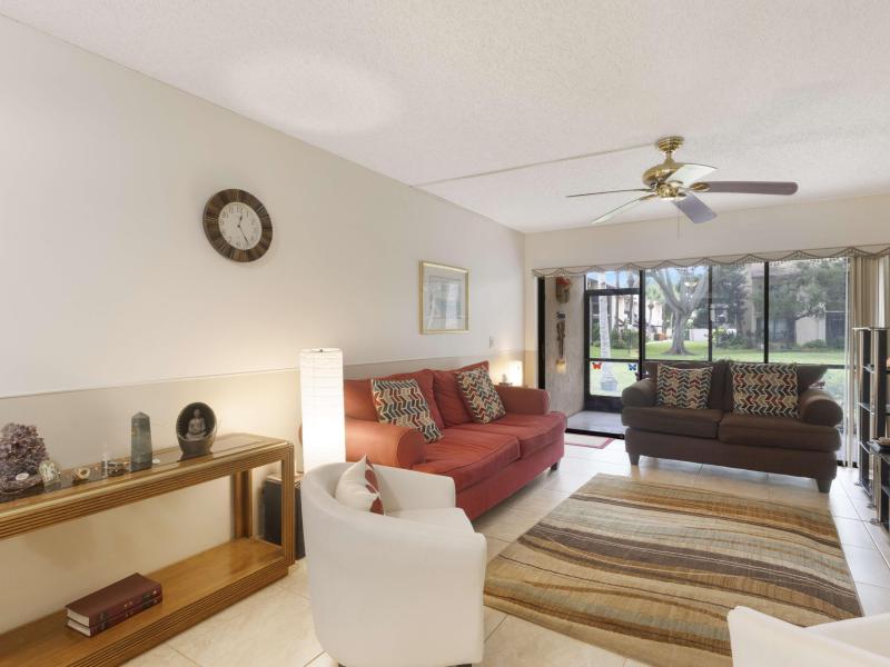  Condo & Townhome Photos