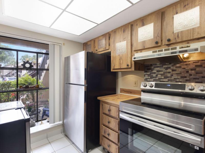  Condo & Townhome Photos
