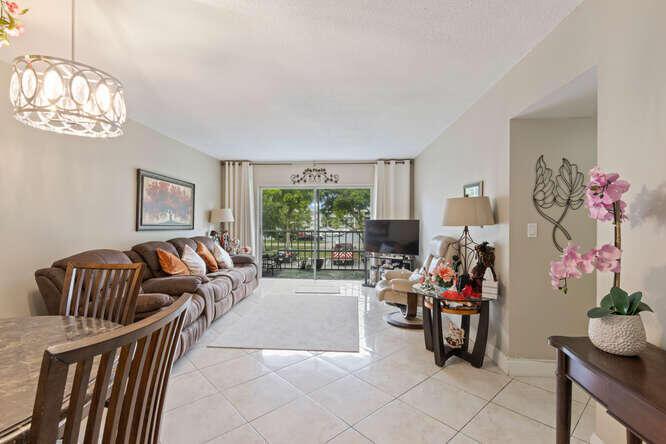  Condo & Townhome Photos