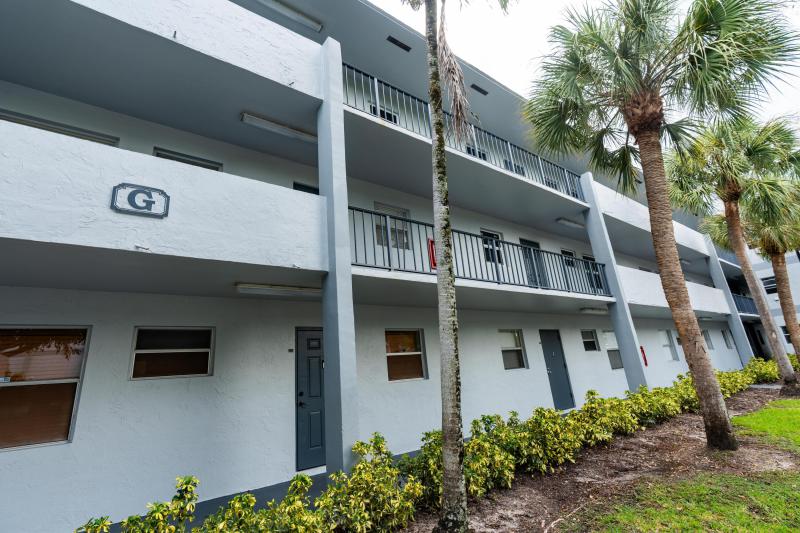  Condo & Townhome Photos