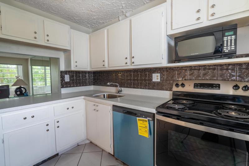  Condo & Townhome Photos