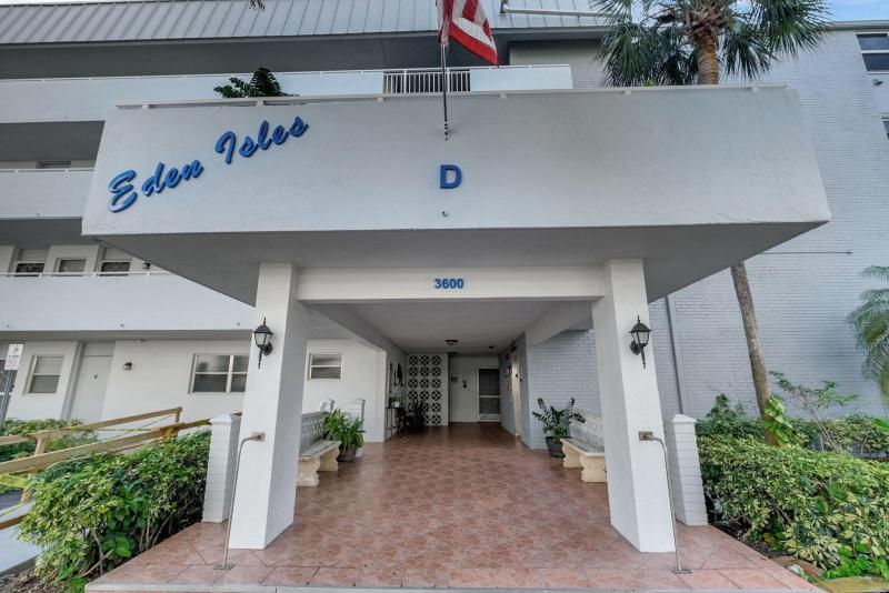  Condo & Townhome Photos