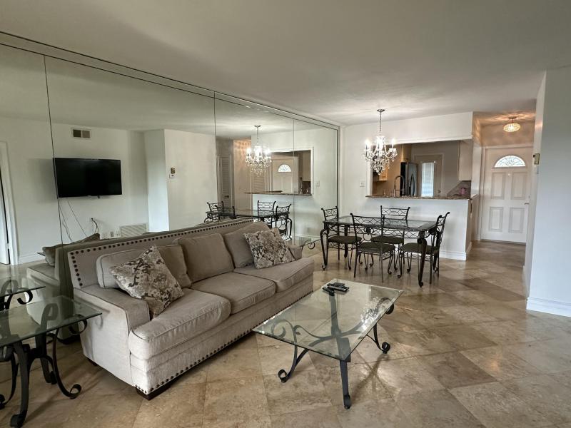  Condo & Townhome Photos