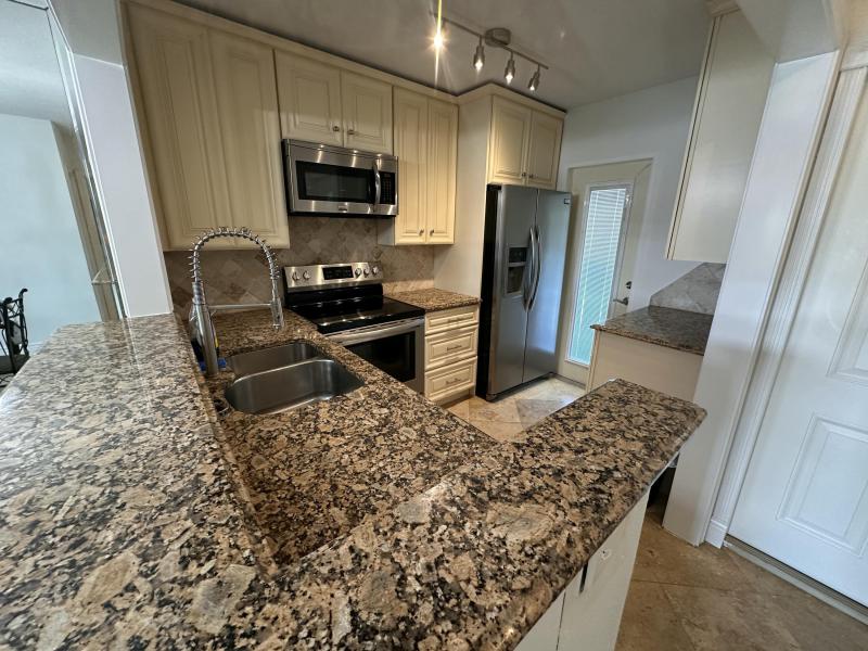  Condo & Townhome Photos