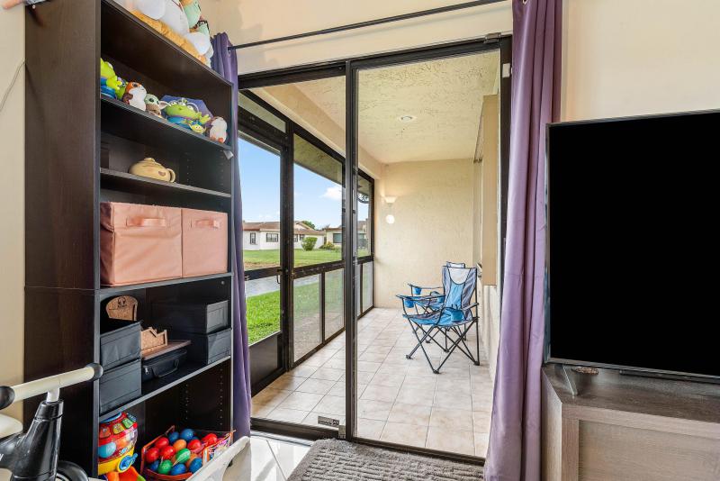  Condo & Townhome Photos