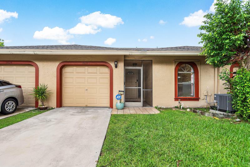 Condo & Townhome Photos