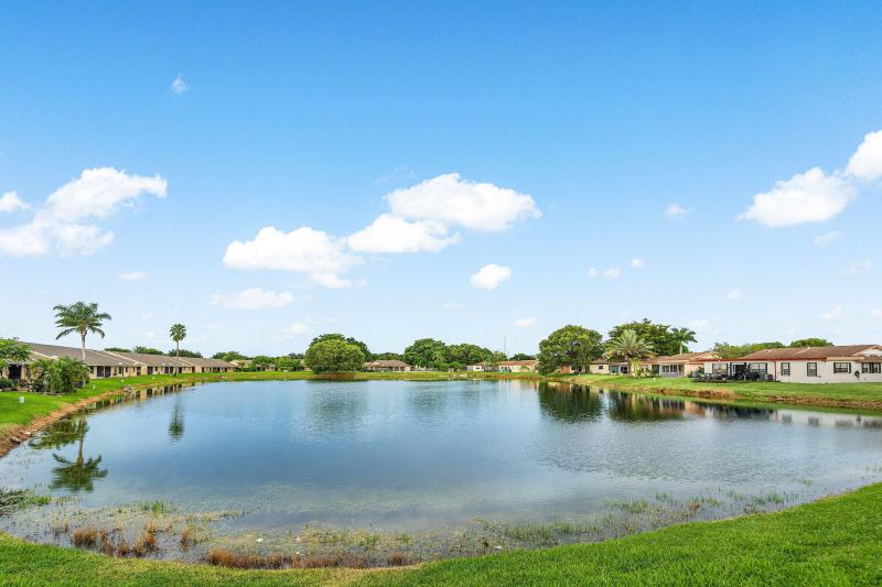  Condo & Townhome Photos