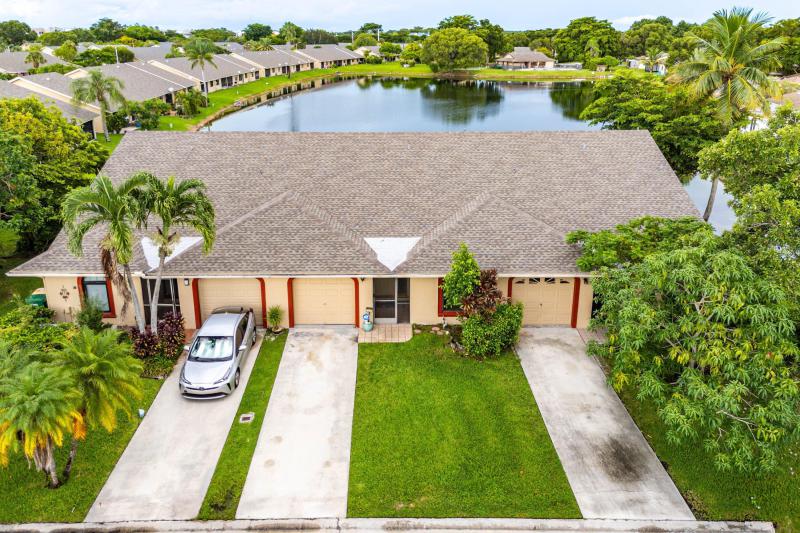  Condo & Townhome Photos