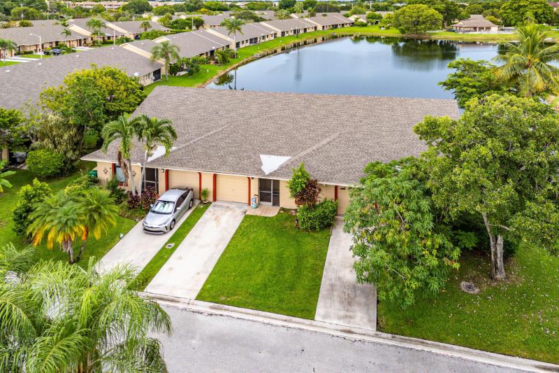  Condo & Townhome Photos