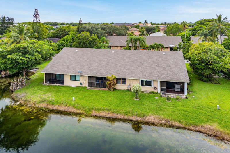  Condo & Townhome Photos