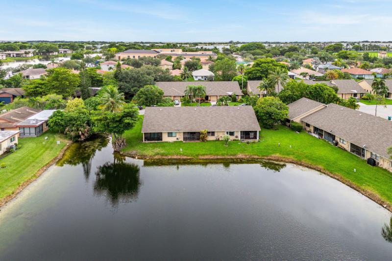  Condo & Townhome Photos