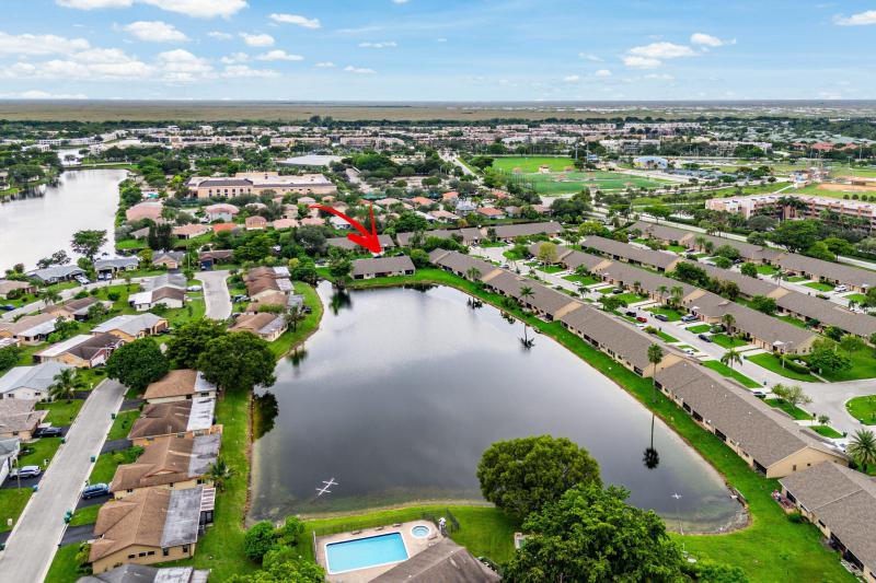  Condo & Townhome Photos