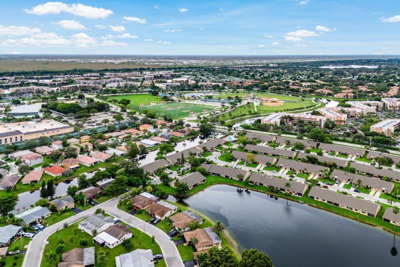  Condo & Townhome Photos