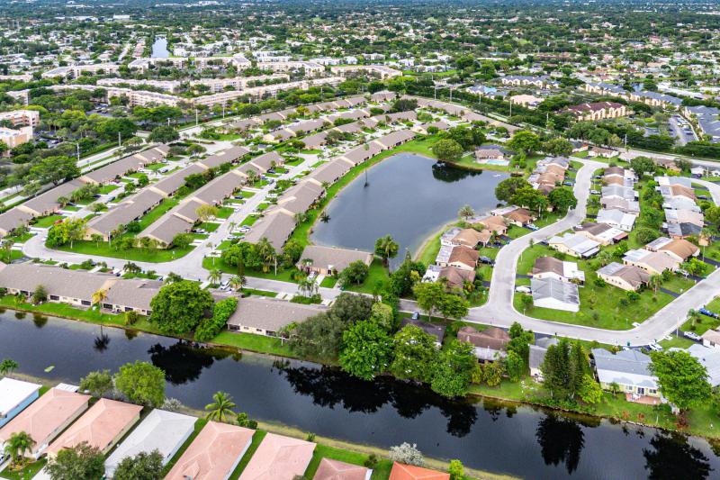  Condo & Townhome Photos
