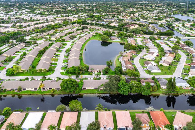  Condo & Townhome Photos