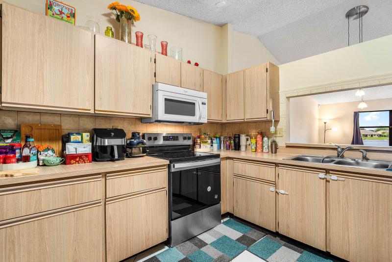  Condo & Townhome Photos