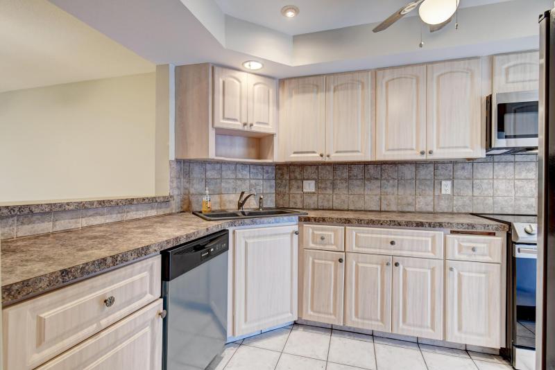  Condo & Townhome Photos