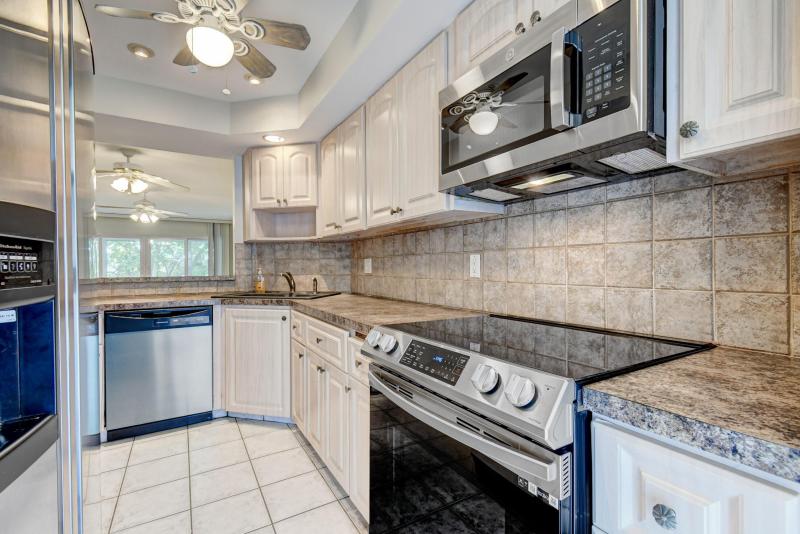  Condo & Townhome Photos