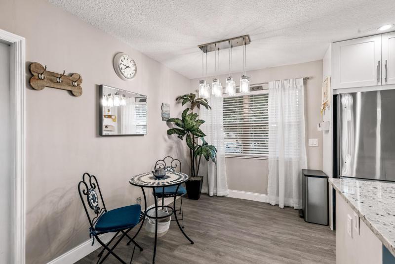  Condo & Townhome Photos