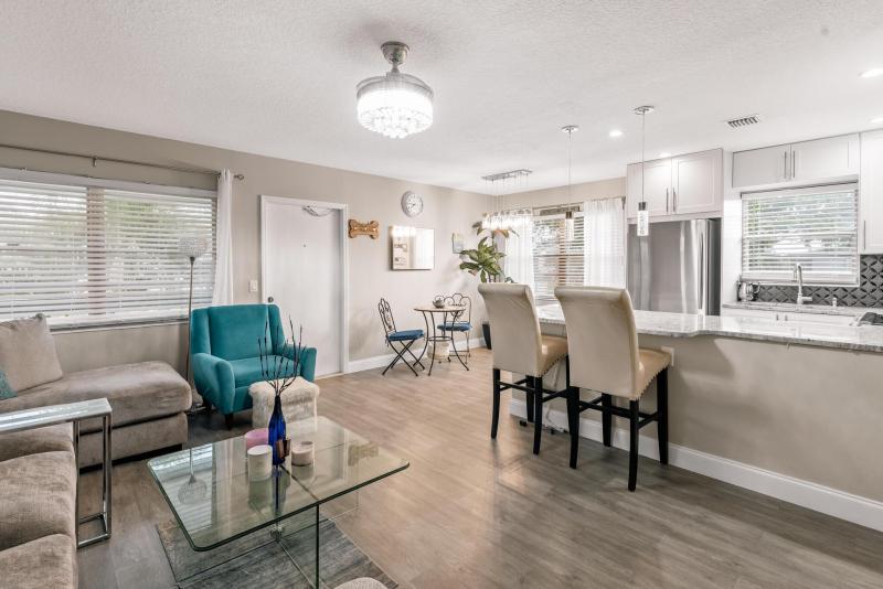  Condo & Townhome Photos