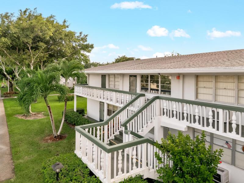  Condo & Townhome Photos