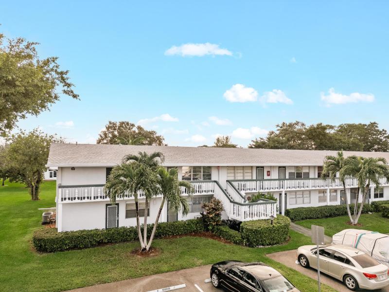  Condo & Townhome Photos