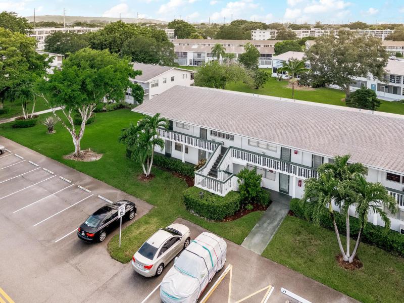  Condo & Townhome Photos