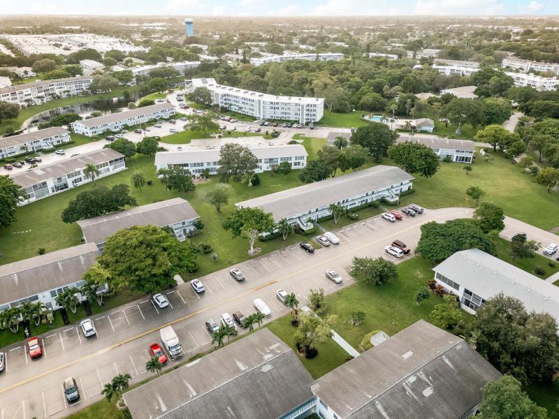  Condo & Townhome Photos