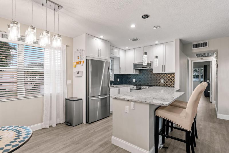  Condo & Townhome Photos