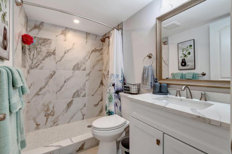 Condo & Townhome Photos