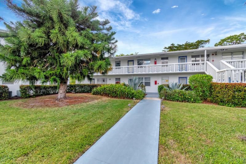  Condo & Townhome Photos