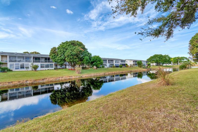  Condo & Townhome Photos
