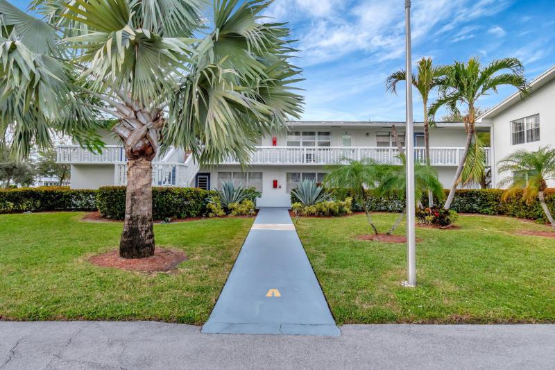  Condo & Townhome Photos
