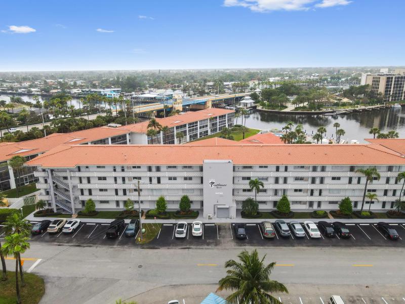  Condo & Townhome Photos