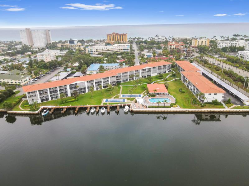  Condo & Townhome Photos