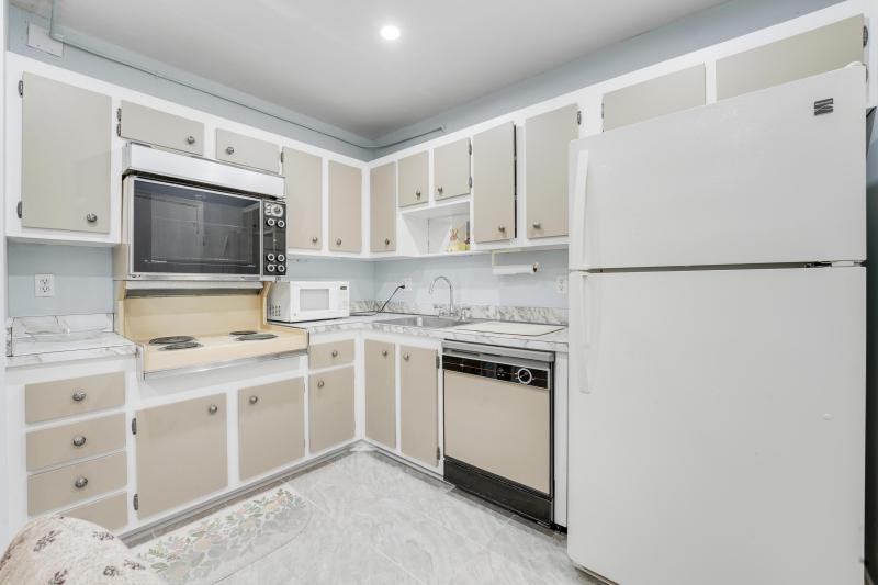  Condo & Townhome Photos