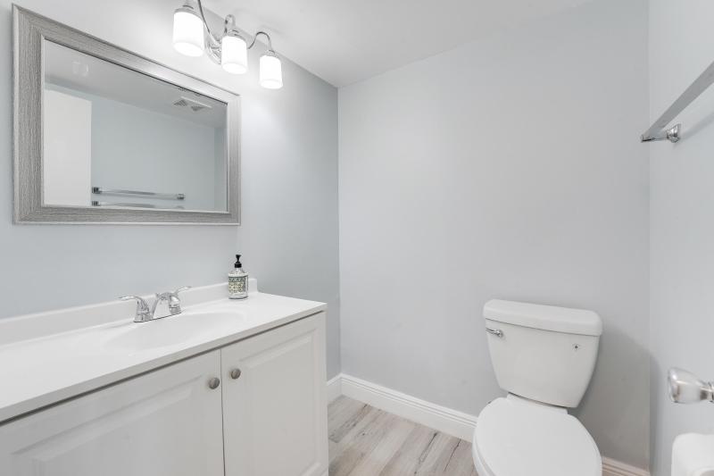  Condo & Townhome Photos