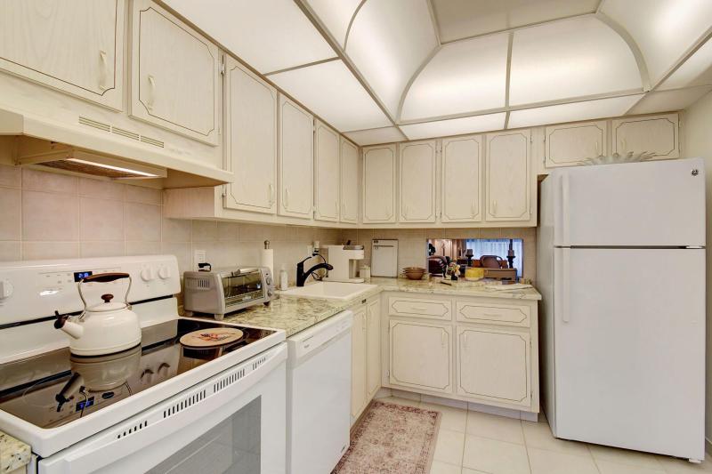  Condo & Townhome Photos