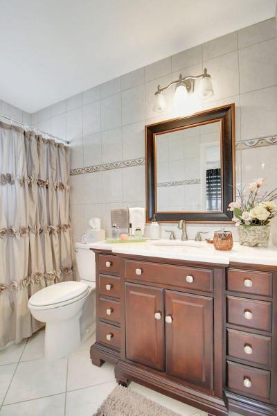  Condo & Townhome Photos