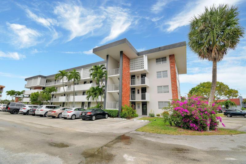 Condo & Townhome Photos