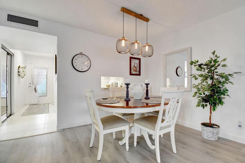  Condo & Townhome Photos